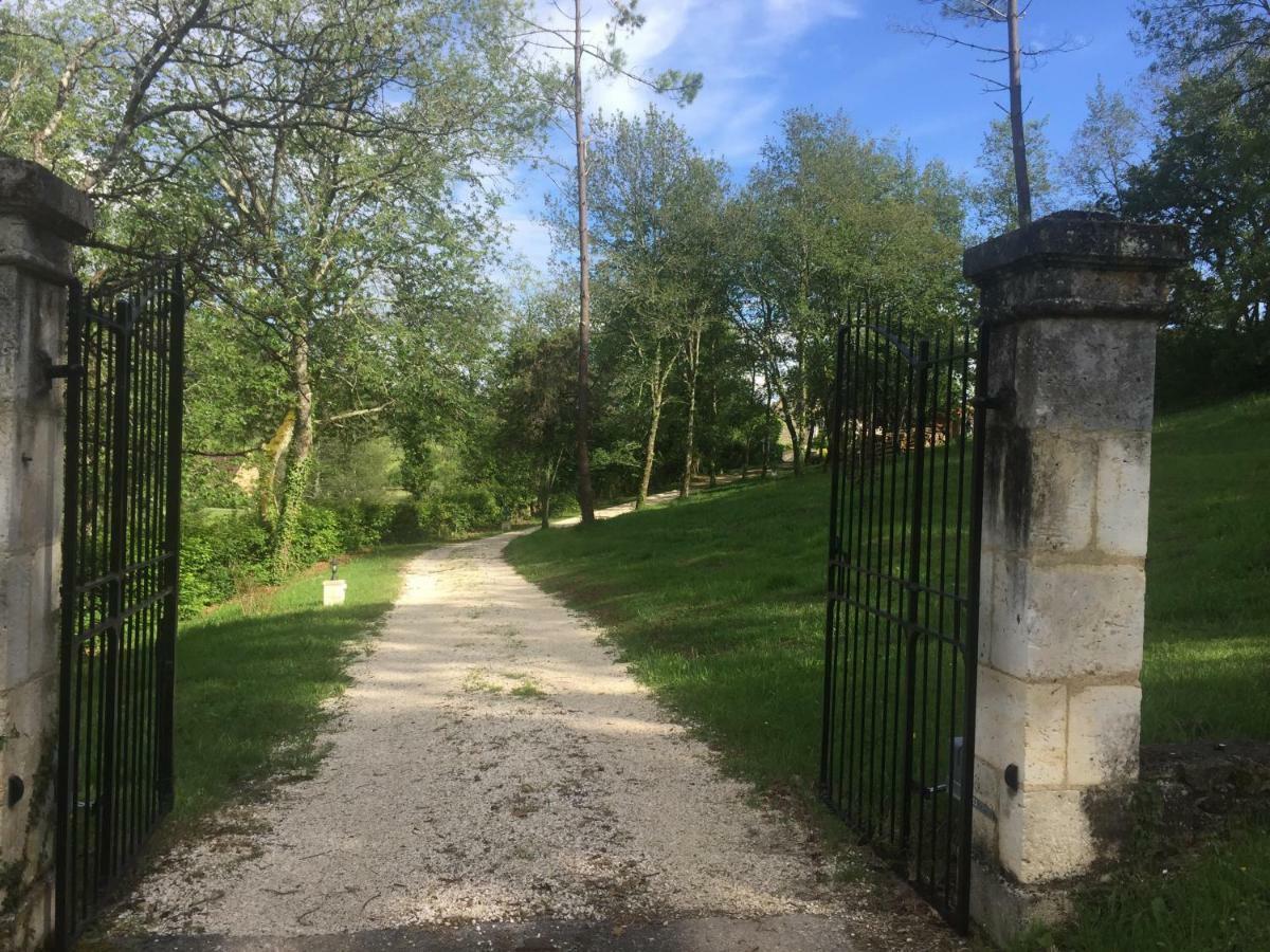 La Roque Villa Saint-Julien-de-Crempse Exterior photo